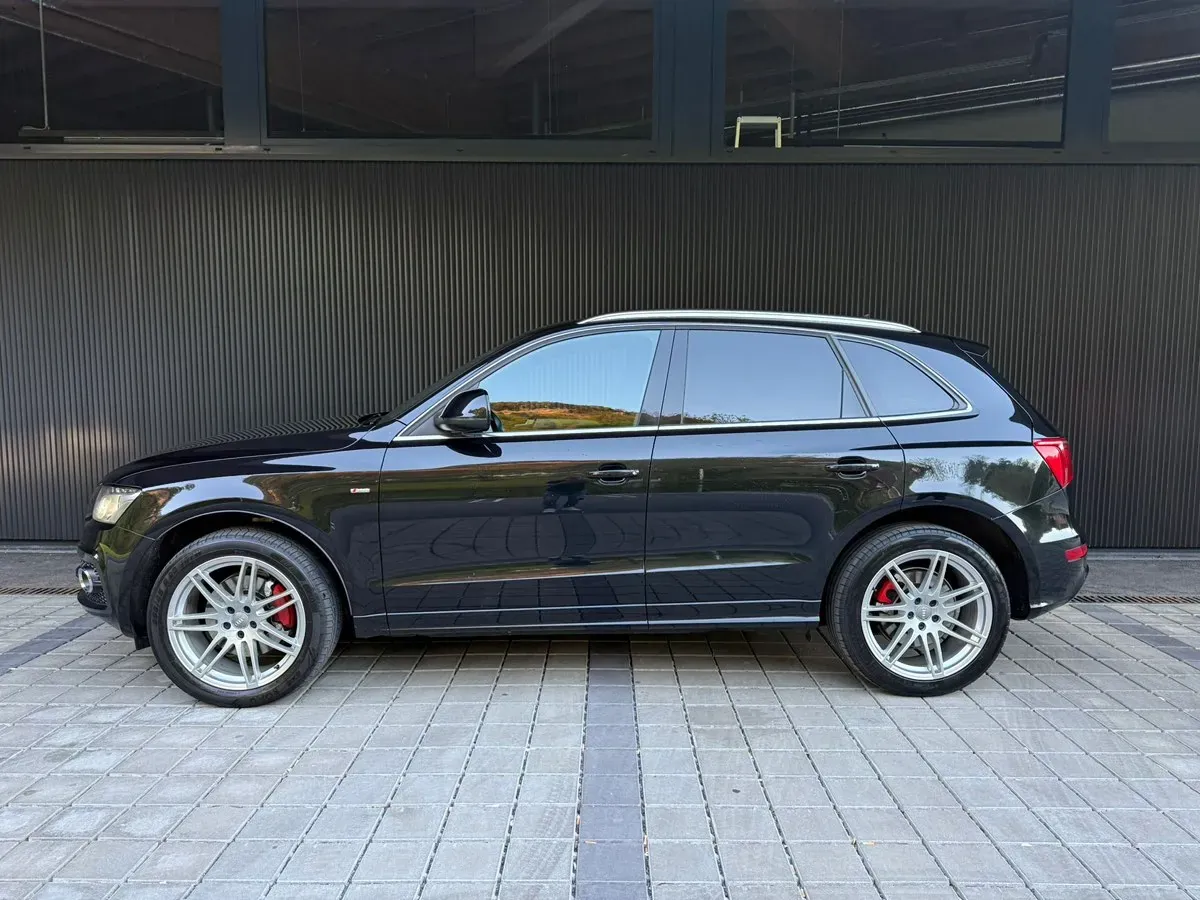 Audi Q5 2010 photo 2