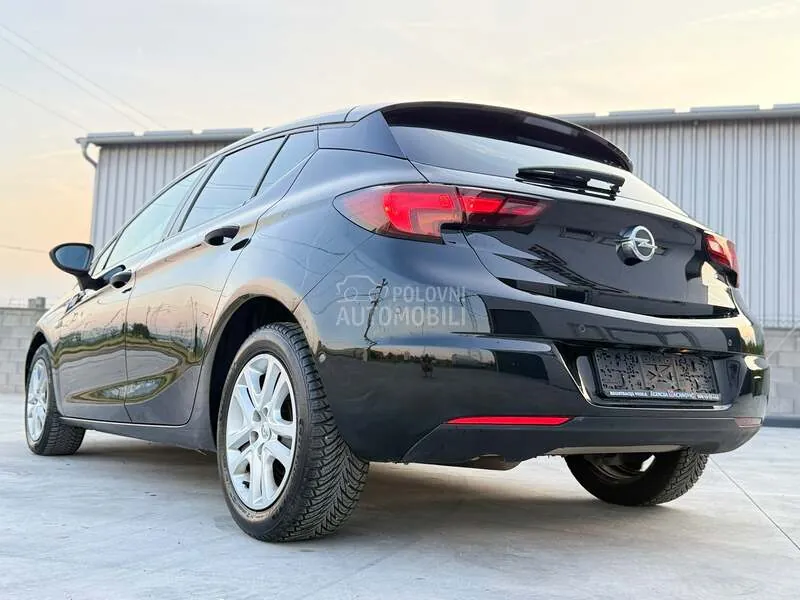 Opel Astra K 2019 photo 4