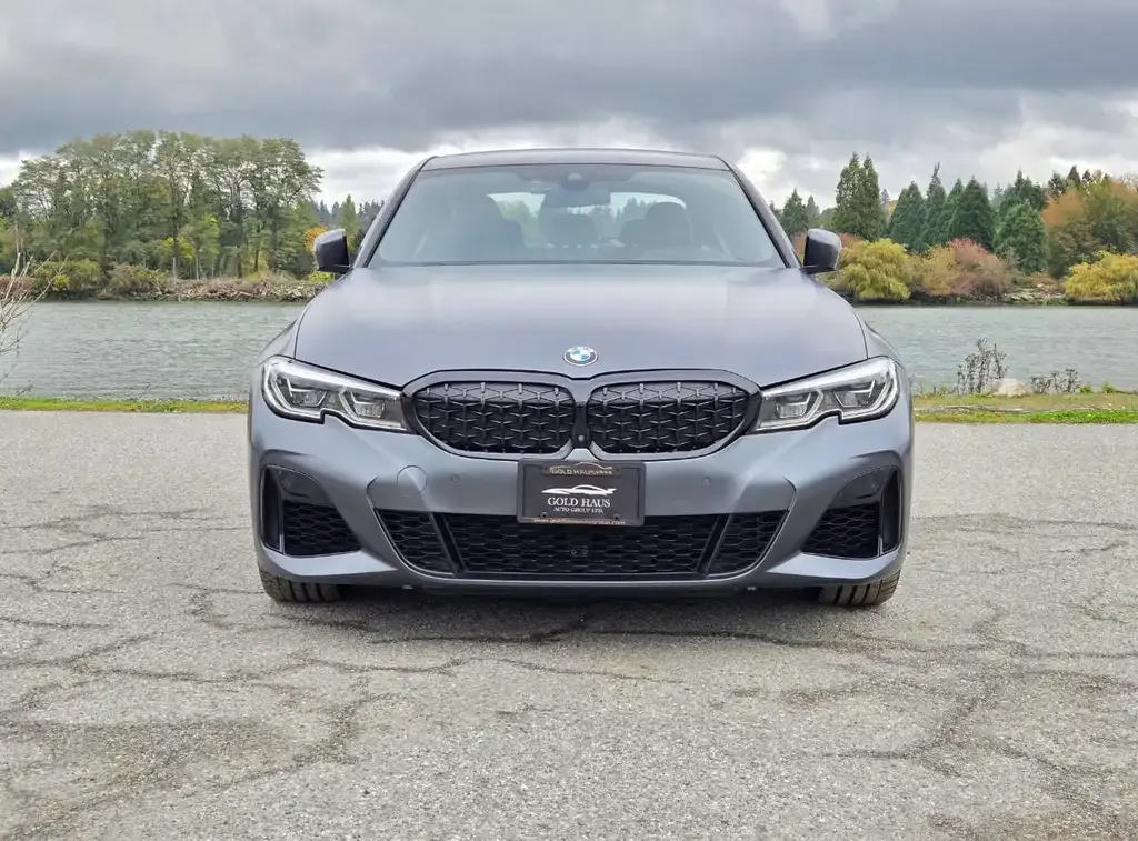 BMW 3 Series 2020 photo 2