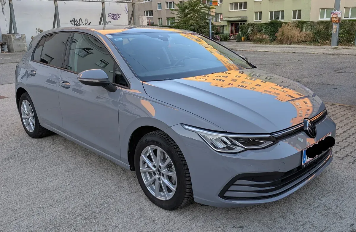 Volkswagen Golf 2023 photo 2