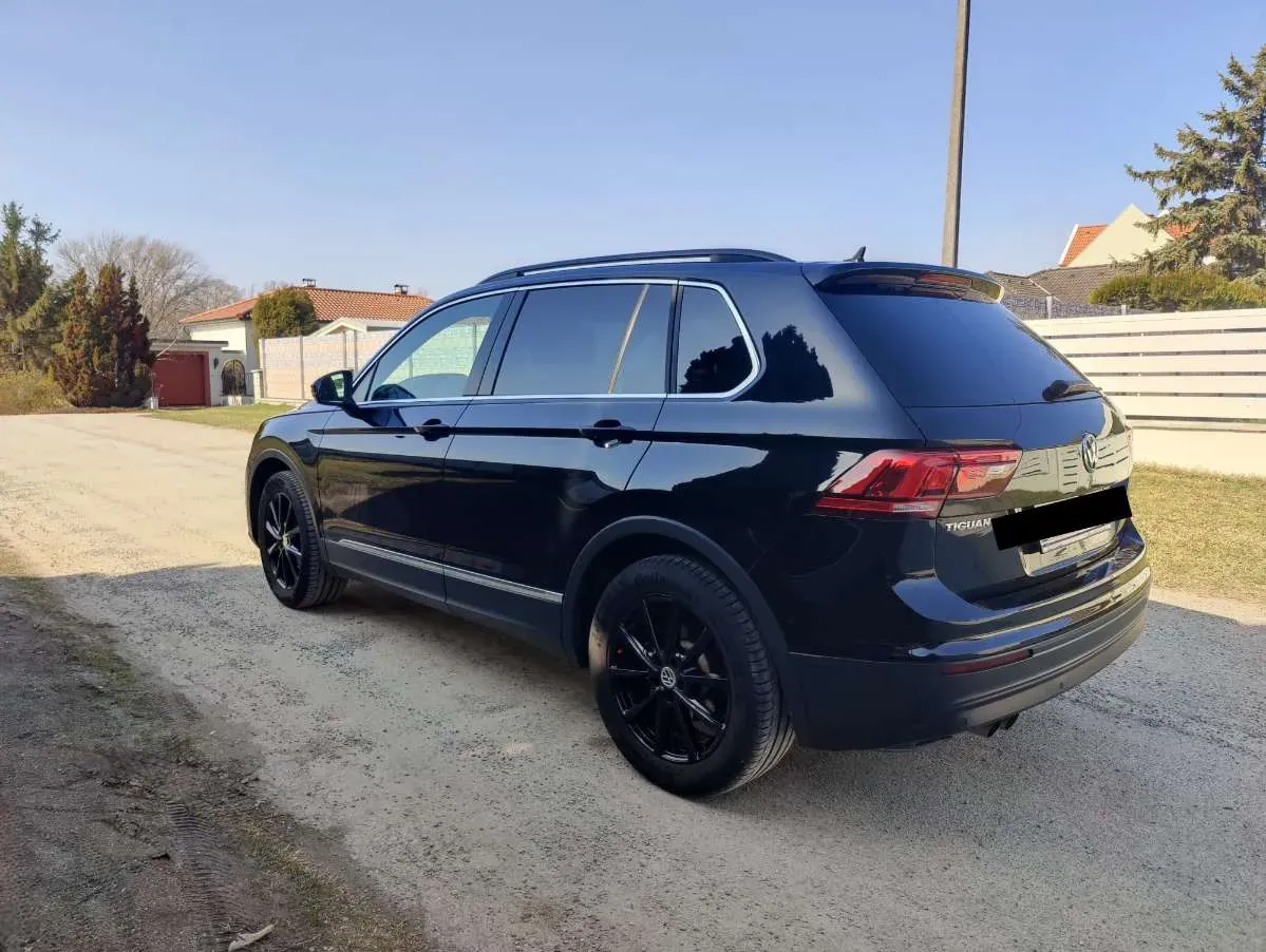 Volkswagen Tiguan 2021 photo 2