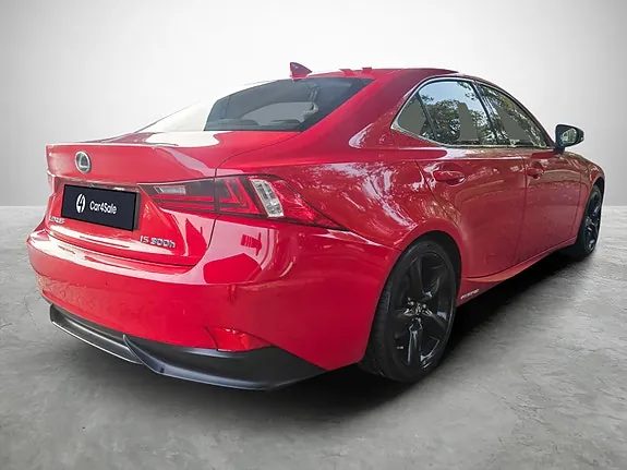Lexus Is300H 2016 photo 5