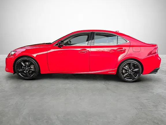 Lexus Is300H 2016 photo 2