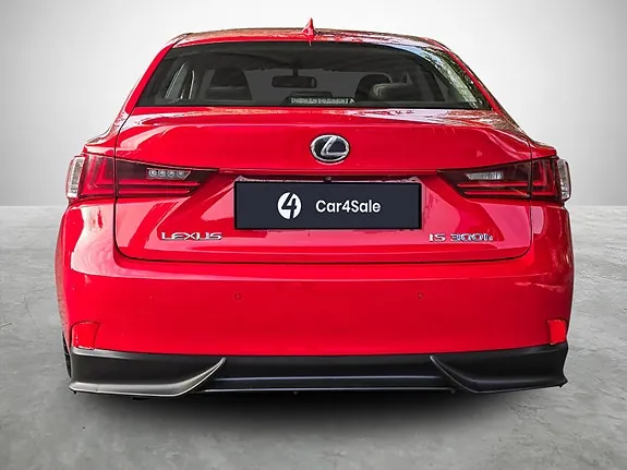Lexus Is300H 2016 photo 4