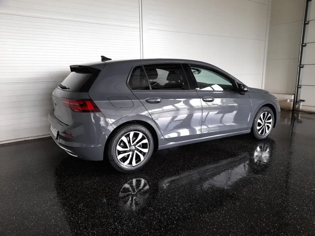Volkswagen Golf 2022 photo 2