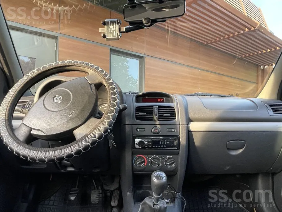 Renault Clio 2007 photo 4