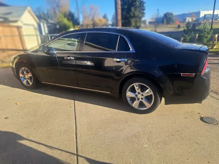 Chevrolet Malibu 2011 photo 3