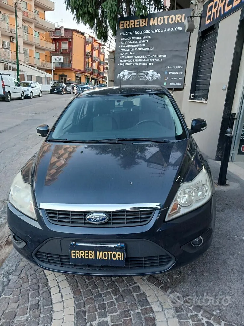 Ford Focus 2010 photo 2