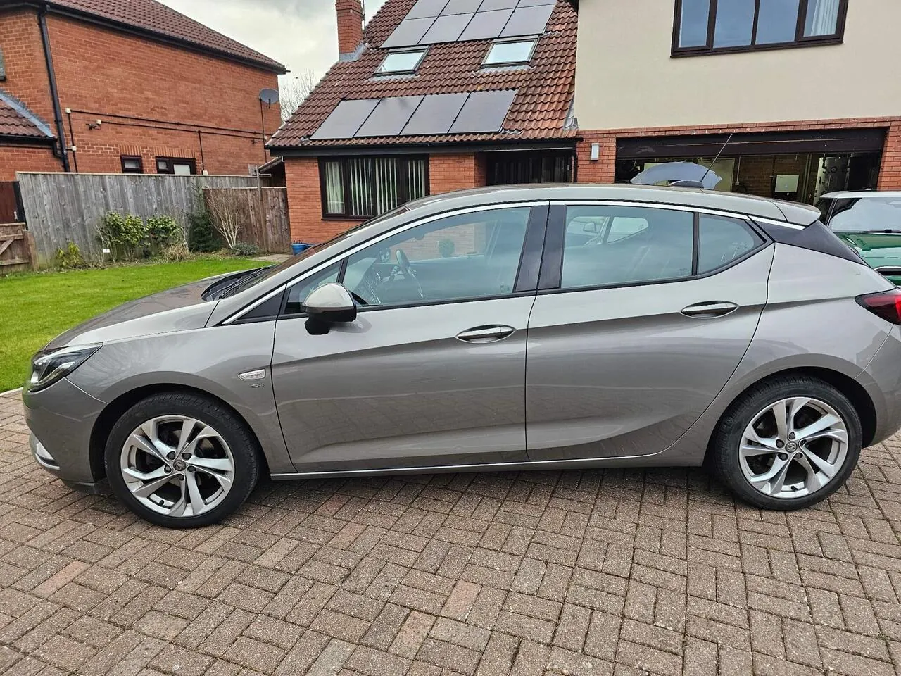 Vauxhall Astra 2016 photo 2