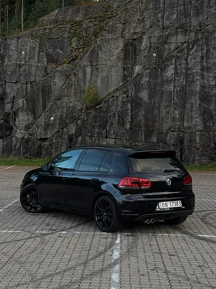 Volkswagen Golf Vi 2010 photo 2