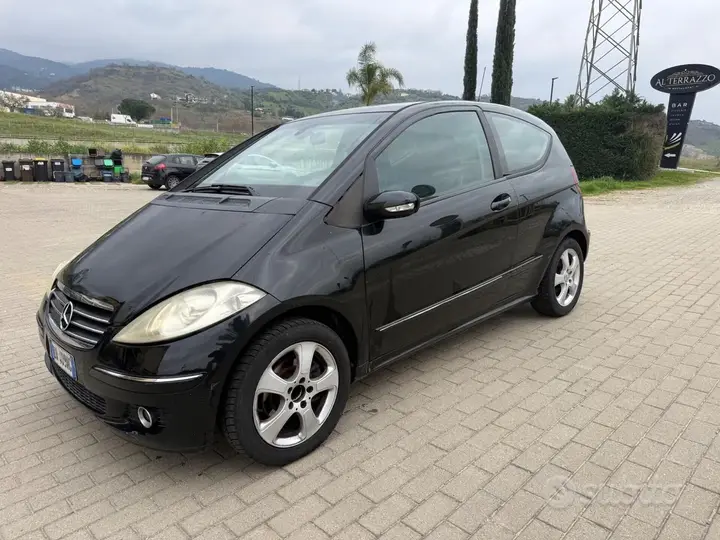 Mercedes-Benz A 180
