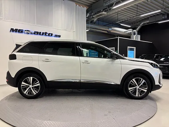Peugeot 5008 2023 photo 3