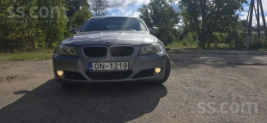 BMW 318 2009 photo 5
