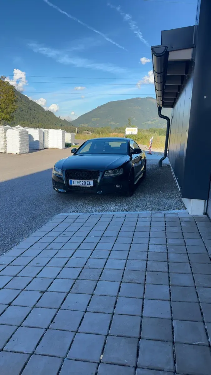Audi A5 2008 photo 2