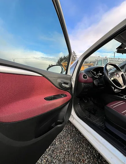 Fiat Grande Punto 2010 photo 5