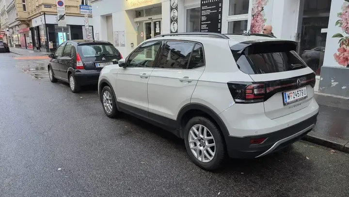 Volkswagen T-Cross 2023 photo 2
