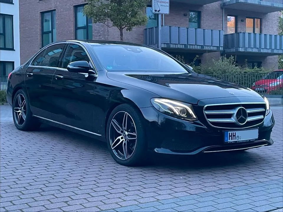 Mercedes-Benz E220D