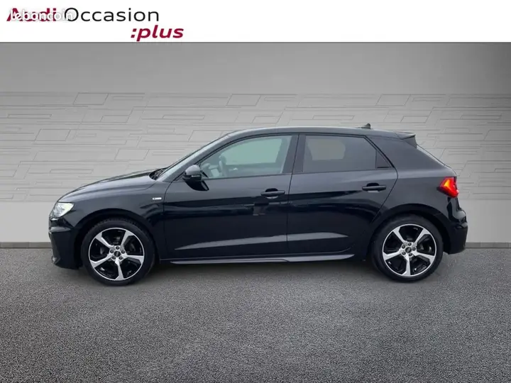 Audi A1 2023 photo 2