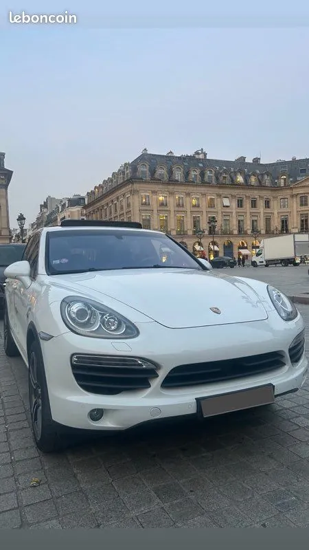 Porsche Cayenne 2012 photo 2