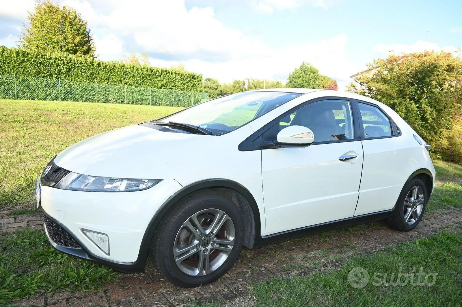 Honda Civic 2011 photo 2
