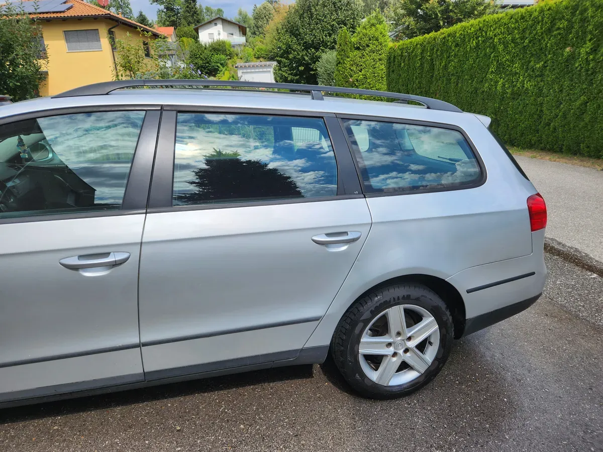Volkswagen Passat 2009 photo 2
