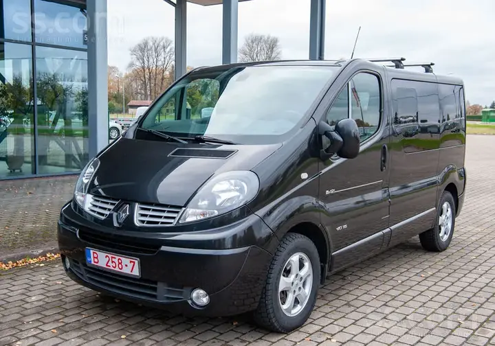 Renault Trafic 2012 photo 2