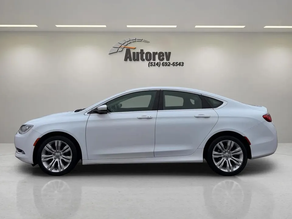 Chrysler 200 2015 photo 2