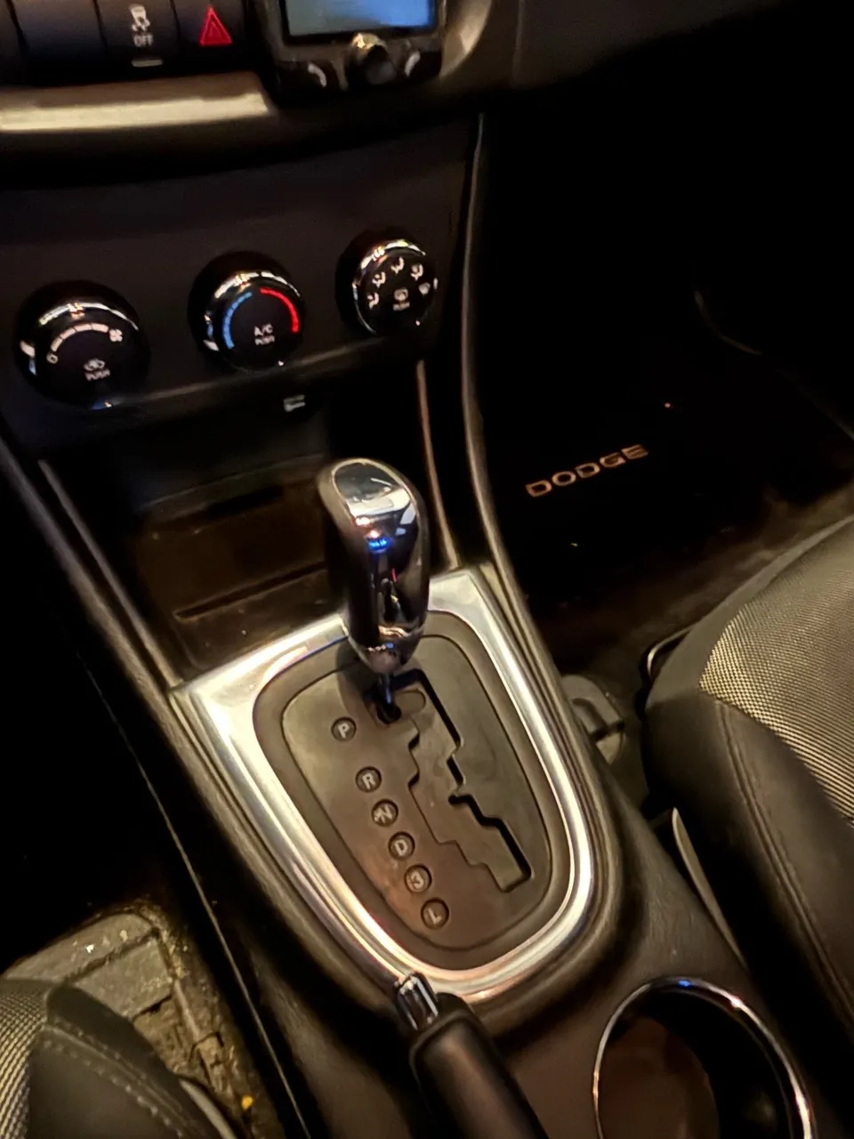 Dodge Avenger 2013 photo 3