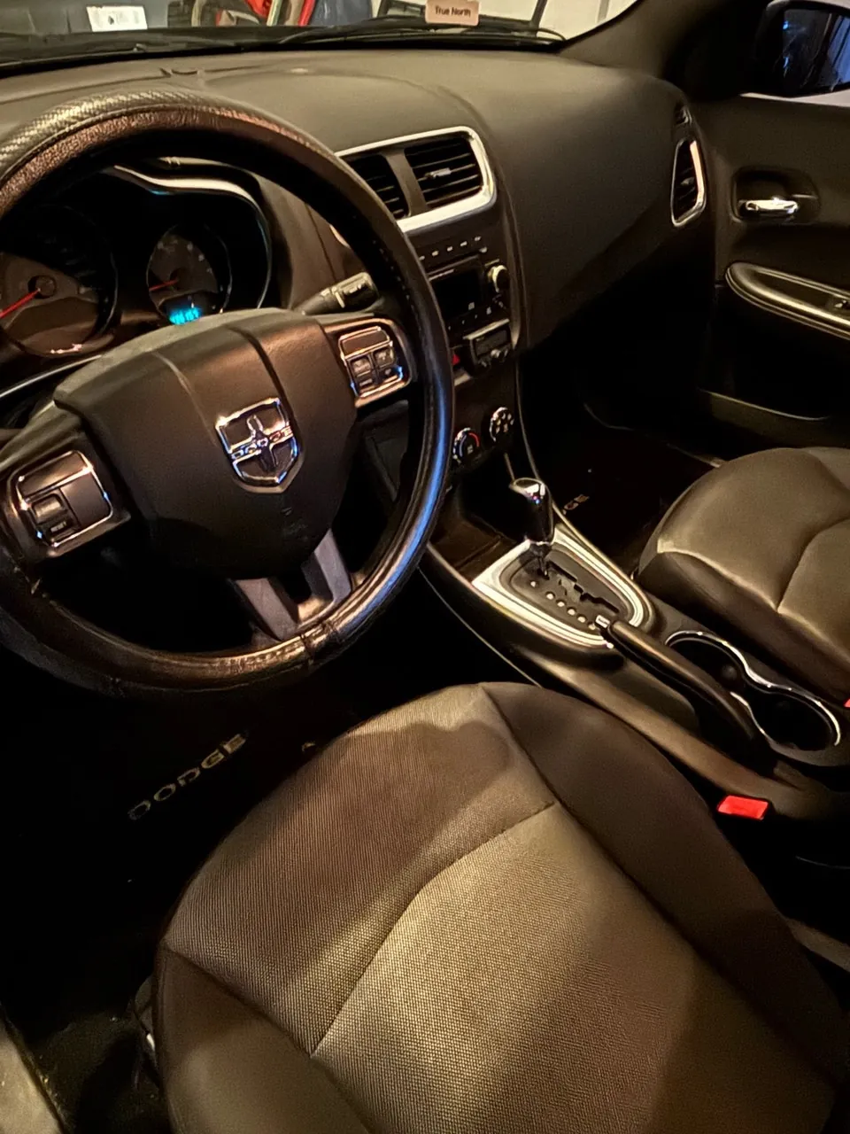 Dodge Avenger 2013 photo 2