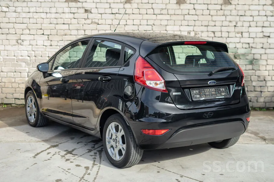 Ford Fiesta 2013 photo 2