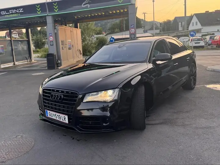 Audi A8 2011 photo 3