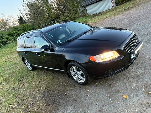 Volvo V70 2009 photo 2