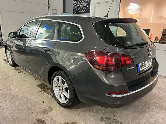 Opel Astra 2013 photo 4