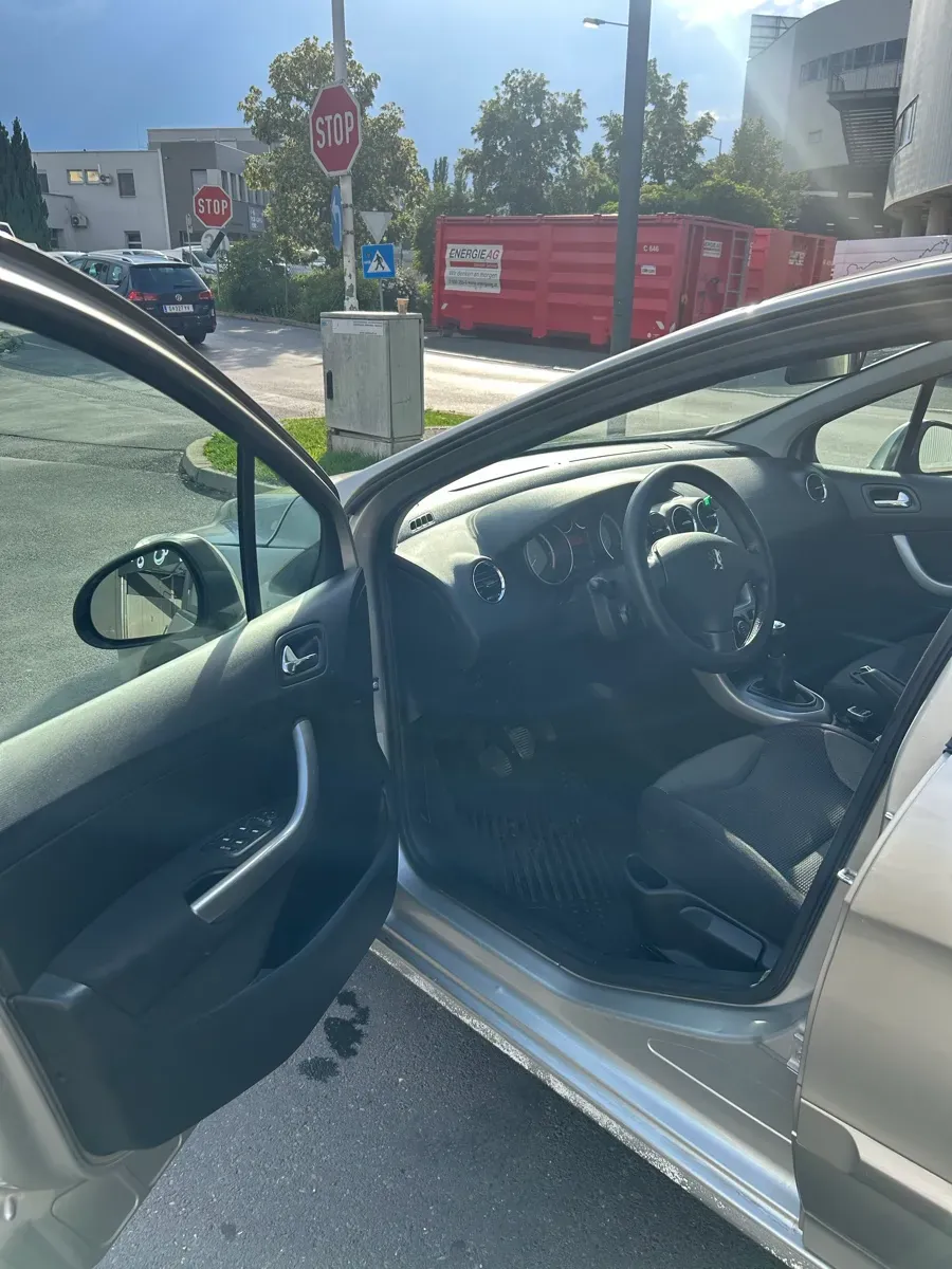 Peugeot 308 2009 photo 2