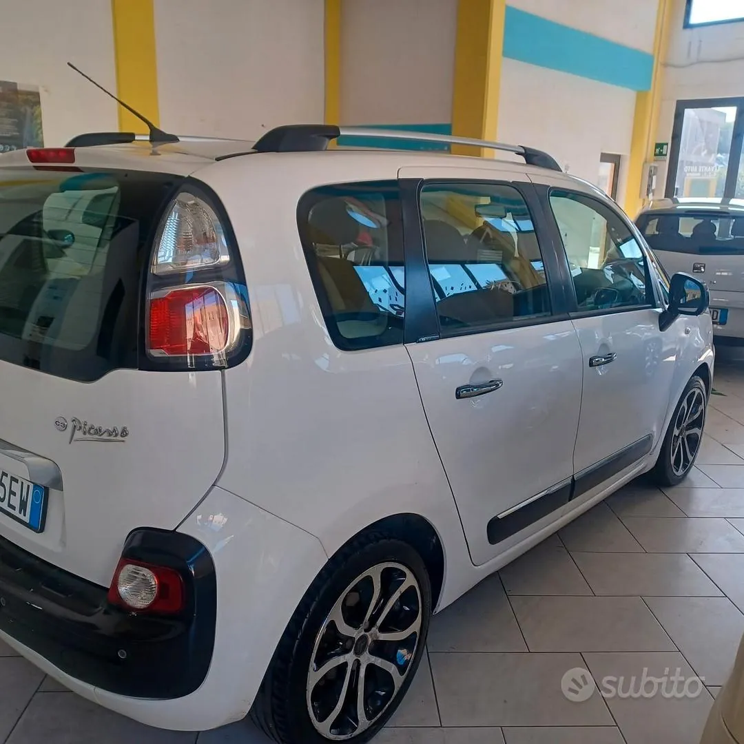 Citroen C3 Picasso 2010 photo 2