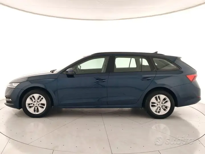 Skoda Octavia 2024 photo 2