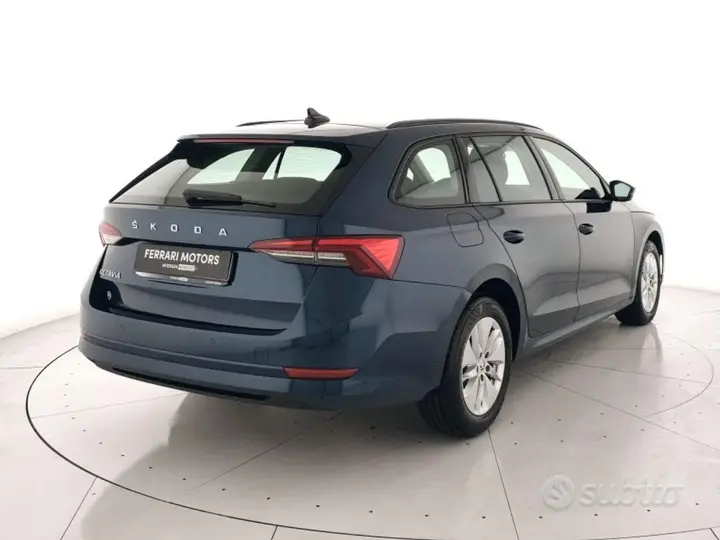 Skoda Octavia 2024 photo 3