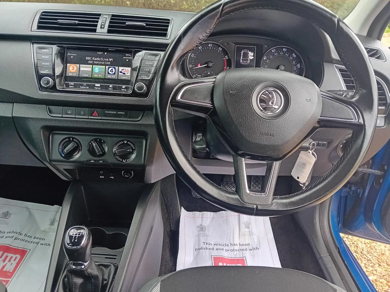 Skoda Fabia 2015 photo 2