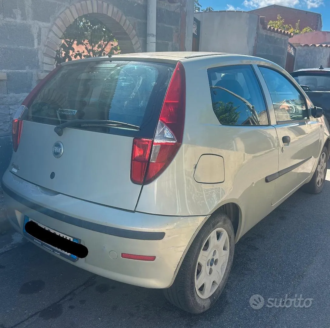 Fiat Punto 2005 photo 2