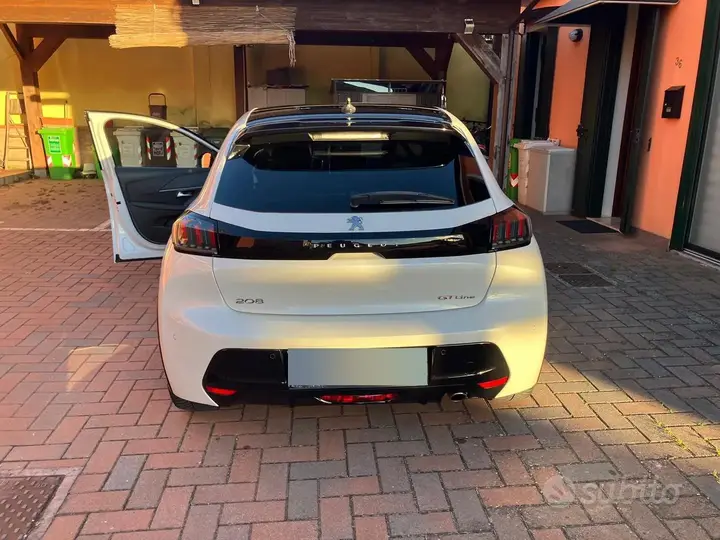 Peugeot 208 2020 photo 2