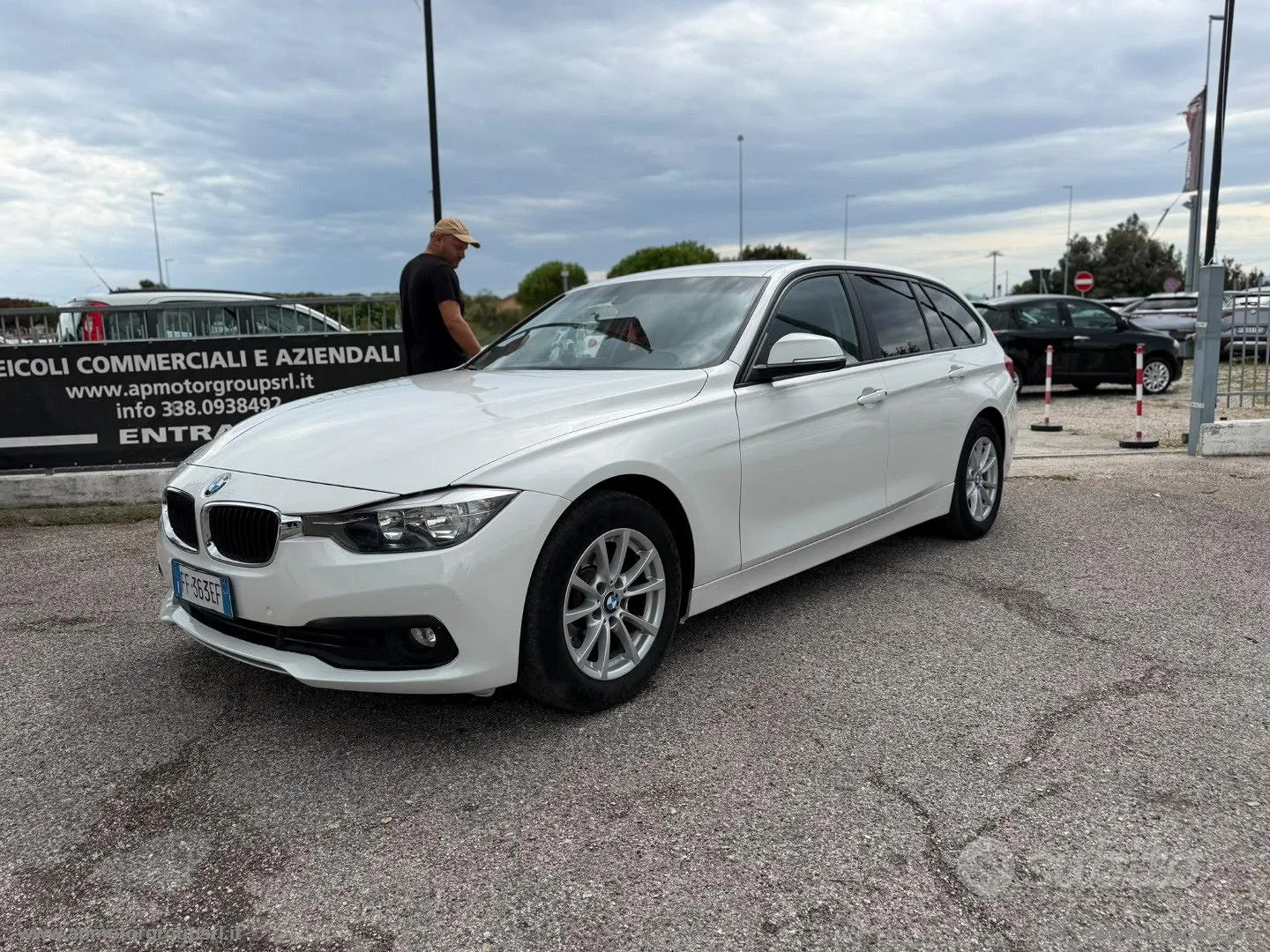 BMW 3 Series 2016 photo 2