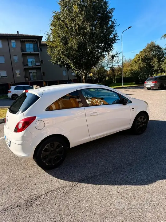 Opel Corsa 2010 photo 4
