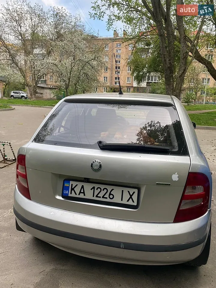 Skoda Fabia 2002 photo 4