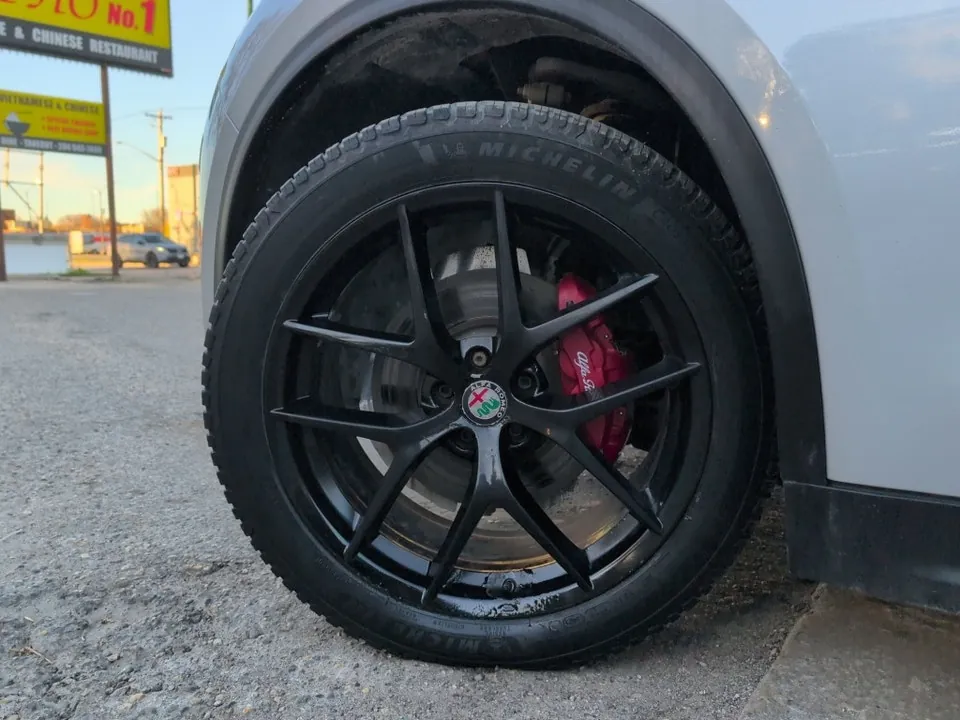 Alfa Romeo Stelvio 2018 photo 2