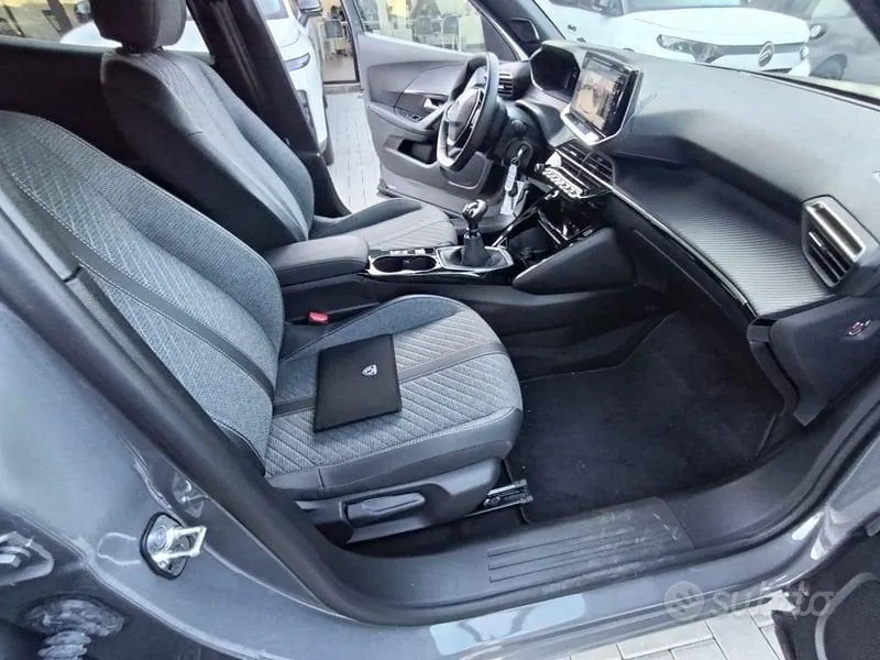 Peugeot 2008 2024 photo 5