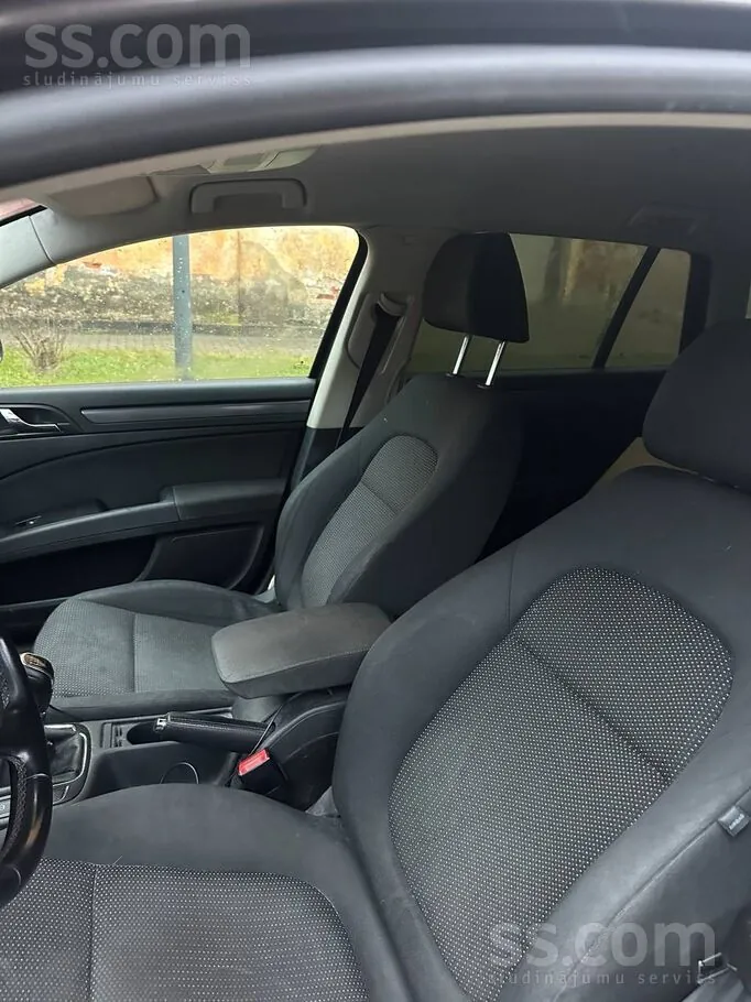 Skoda Superb 2010 photo 4