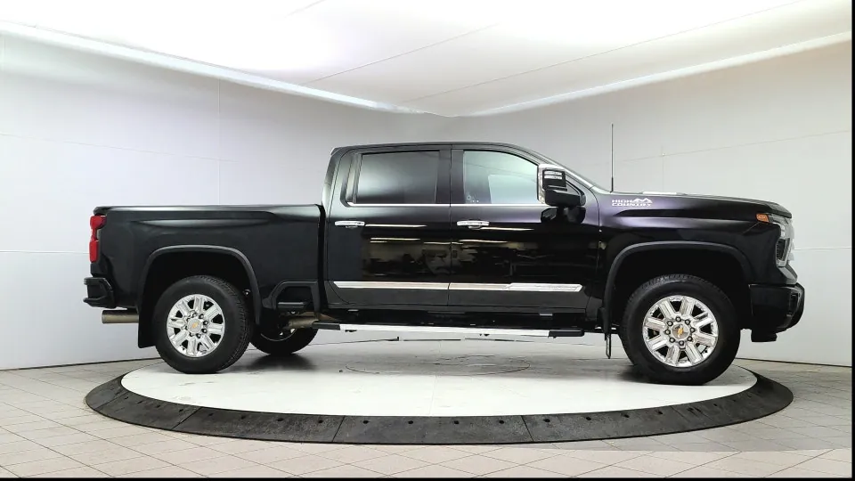 Chevrolet Silverado 3500Hd 2024 photo 2