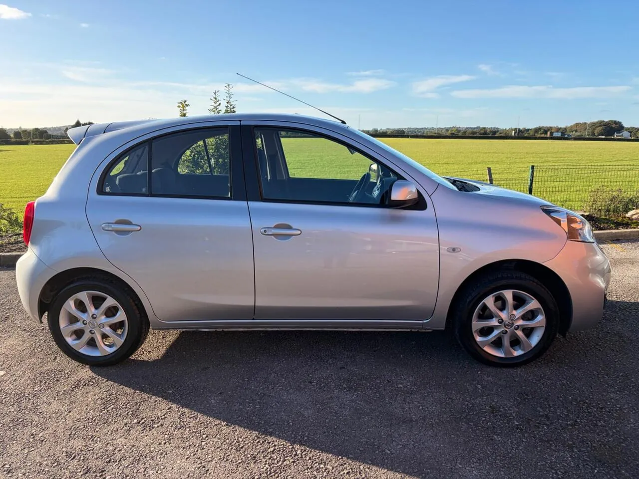 Nissan Micra 2015 photo 2