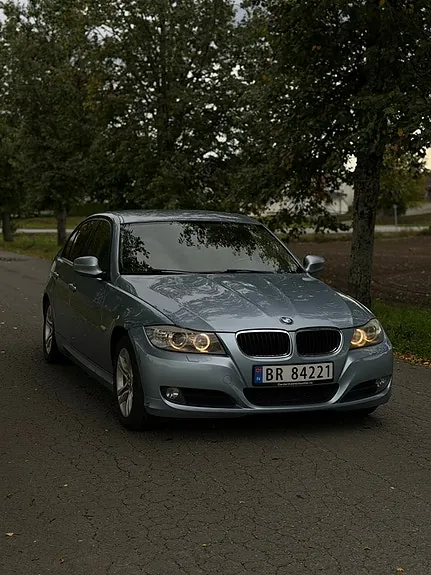 BMW 318I 2009 photo 3