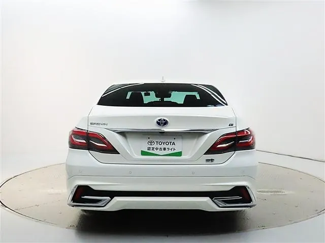 Toyota Crown Hybrid G 2019 photo 2